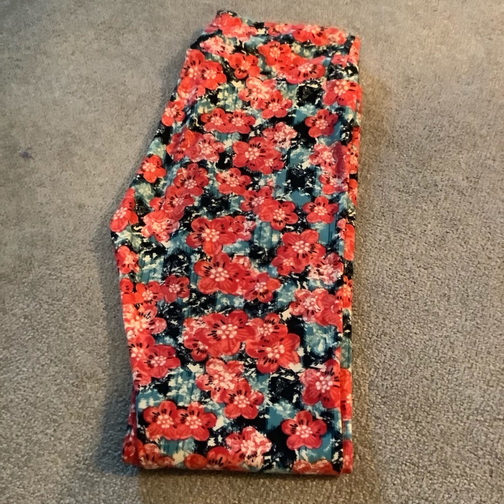 Gorgeous pattern Lularoe leggings